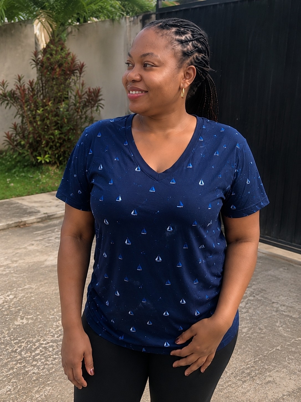 Classic Navy V-Neck Tee with Sailboat Print - Women